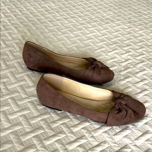 Cityclassified Brown Flats with Bow Detail